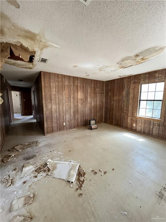 Photo 6 of 608 Hackberry Avenue