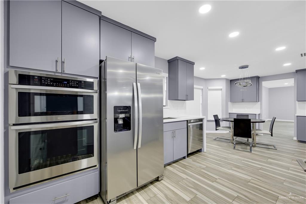 Photo 3 of 3005 Heron Avenue