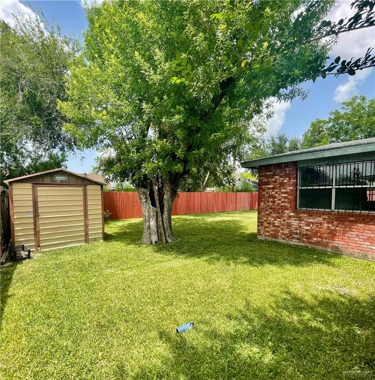 Photo 4 of 2520 Goldcrest Avenue