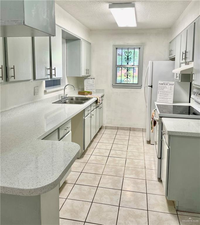 Photo 5 of 2520 Goldcrest Avenue