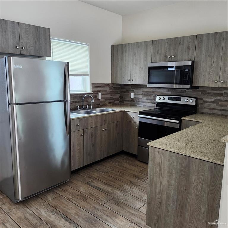 Photo 4 of 4008 Hawthorne Avenue #4