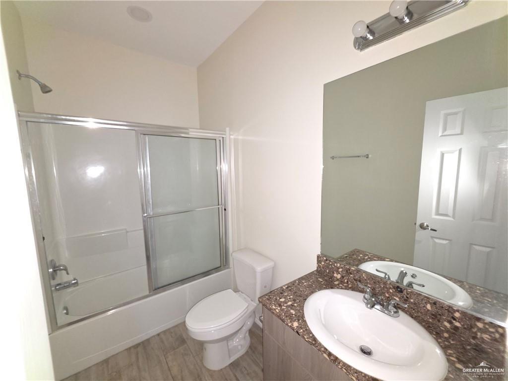 Photo 8 of 5005 Hiawatha Drive #3
