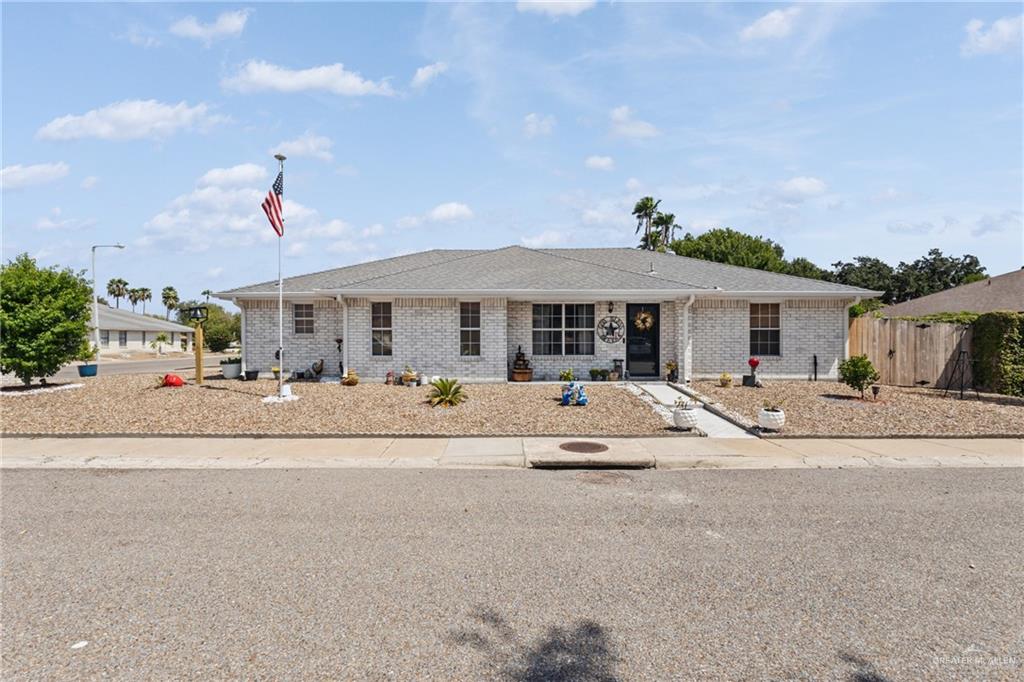 Photo 1 of 1600 Lakeside Drive, Mission