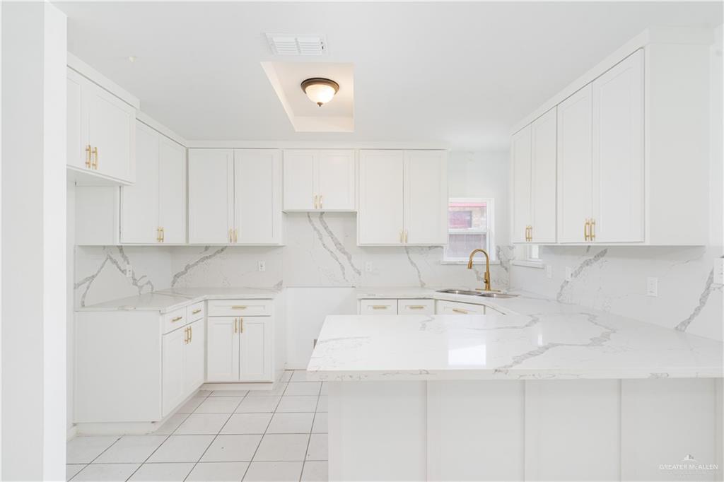 Photo 5 of 3107 Edison Avenue