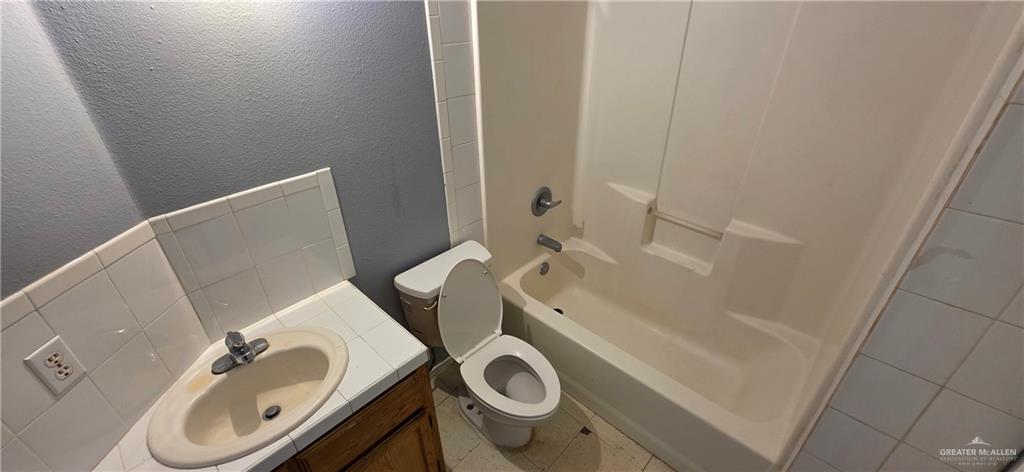 Photo 21 of 209 Bluebonnet Street