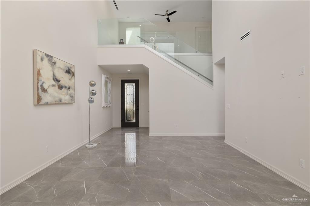 Photo 3 of 2213 Corales Street