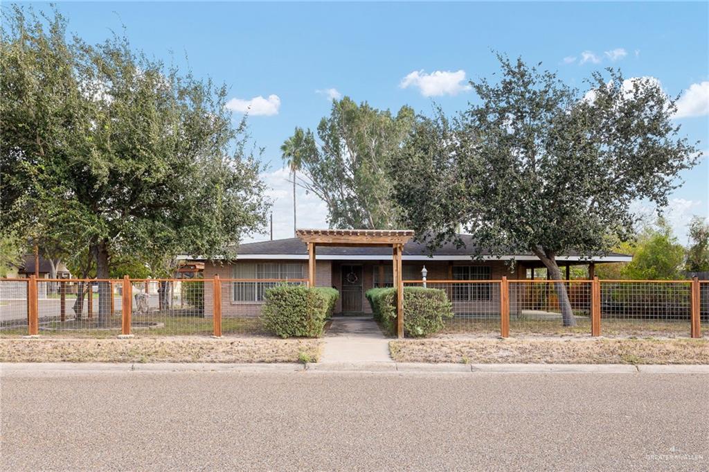 Photo 1 of 321 Peter Street, Edinburg