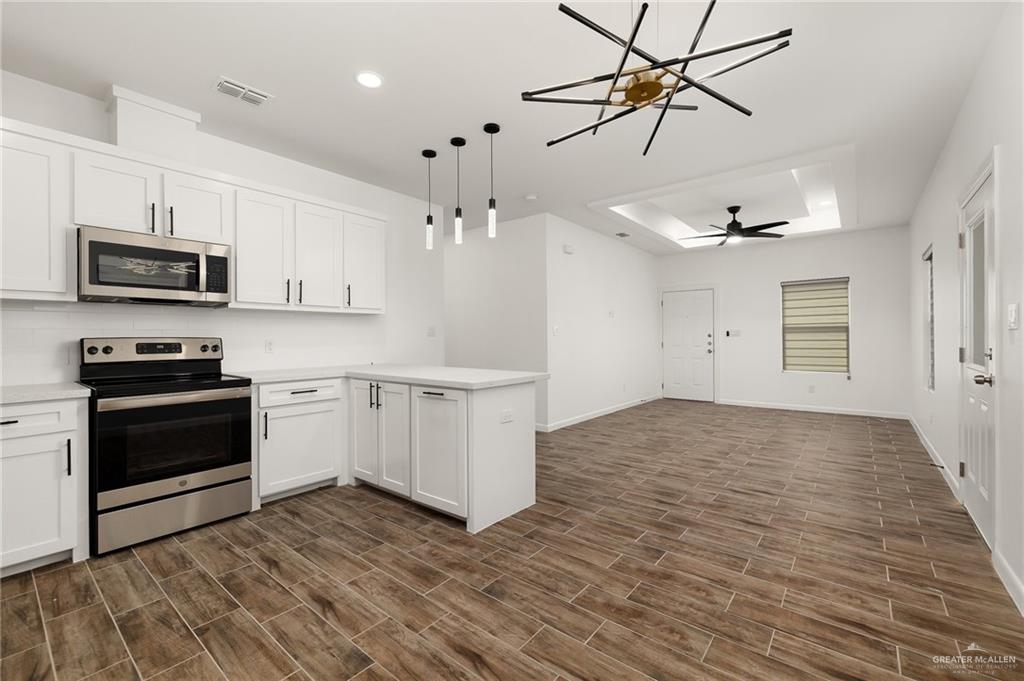 Photo 6 of 5601 Ozark Avenue