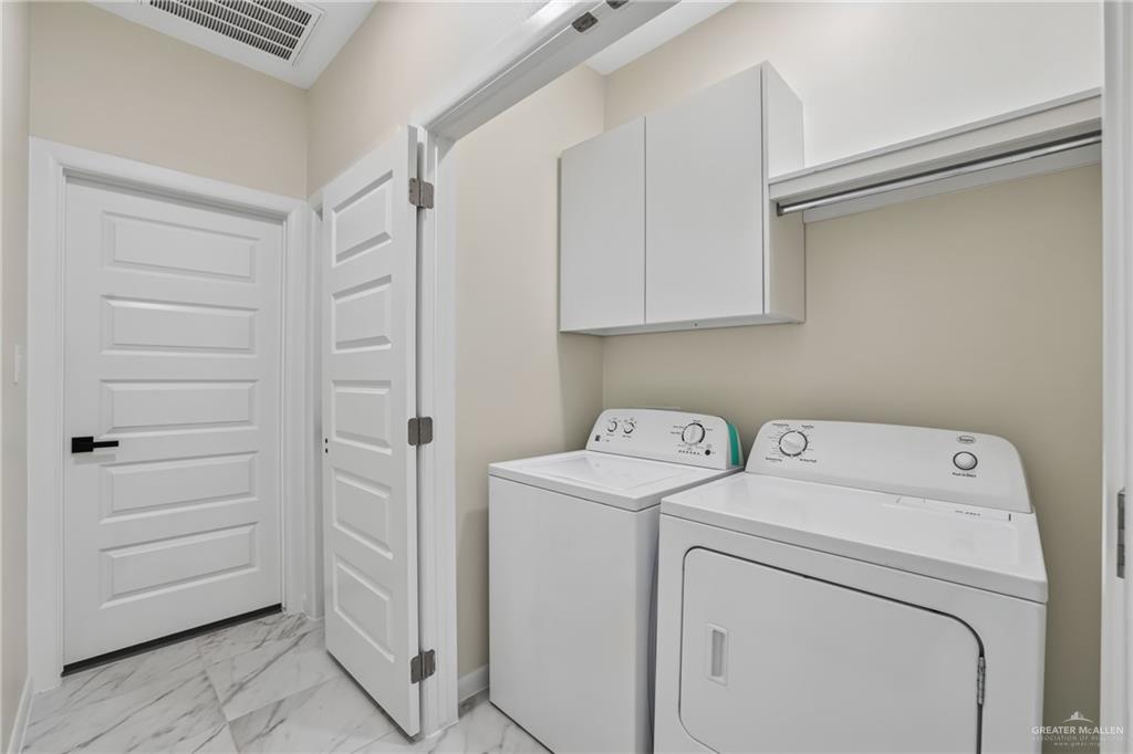 Photo 11 of 1304 Rosewood Lane #1