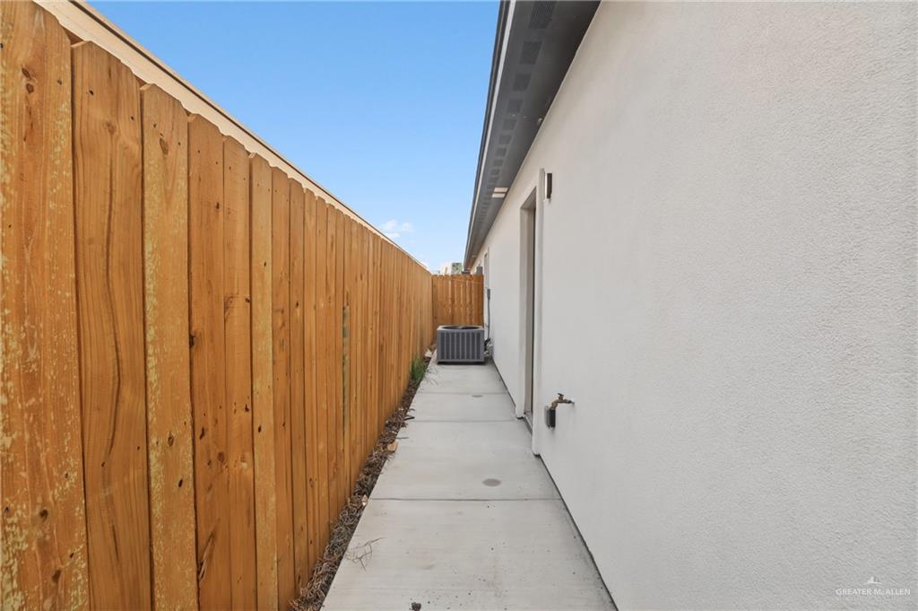 Photo 14 of 1304 Rosewood Lane #1