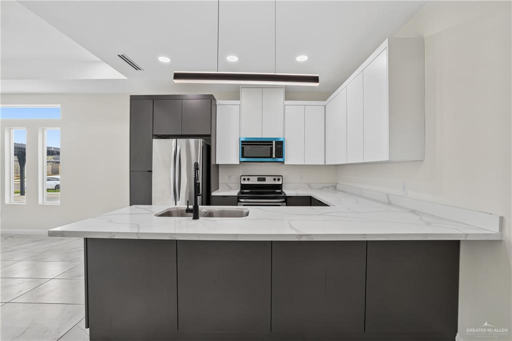 Photo 4 of 1304 Rosewood Lane #1