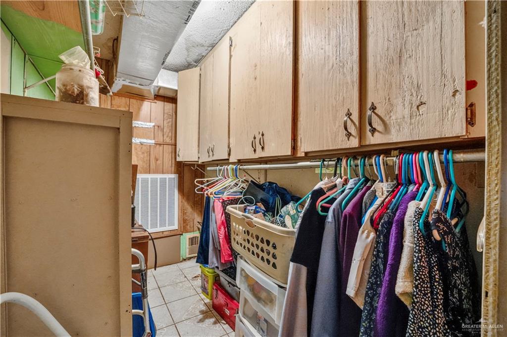 Photo 10 of 1106 Sprague Street