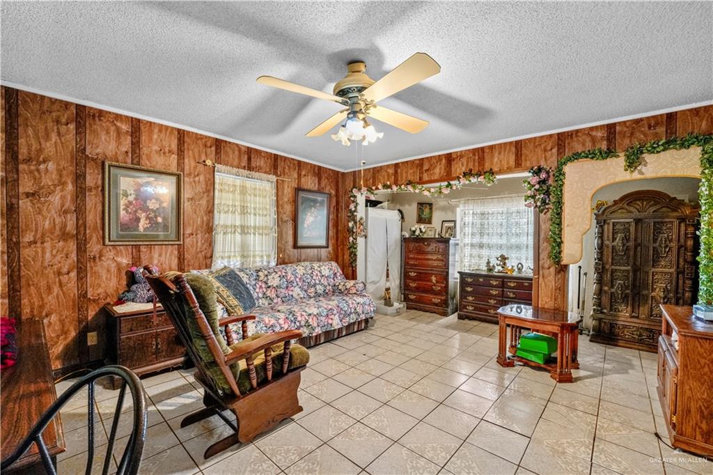 Photo 3 of 1106 Sprague Street
