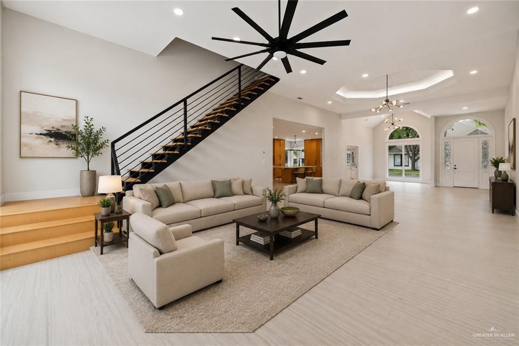 Photo 4 of 600 Bluebird Avenue