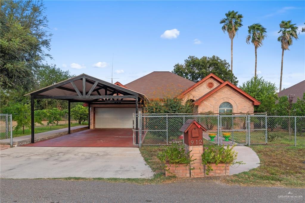 Photo 2 of 912 Nogales Street