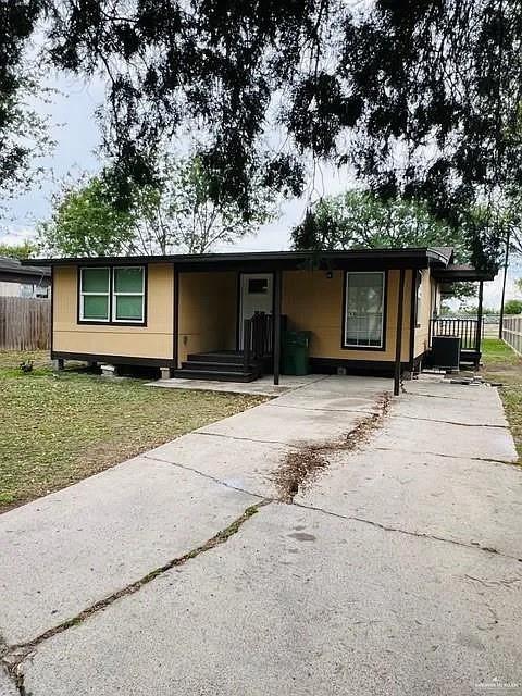 Photo 1 of 837 13th Street, Alamo