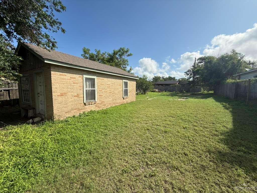 Photo 2 of 2035 Harrison Street