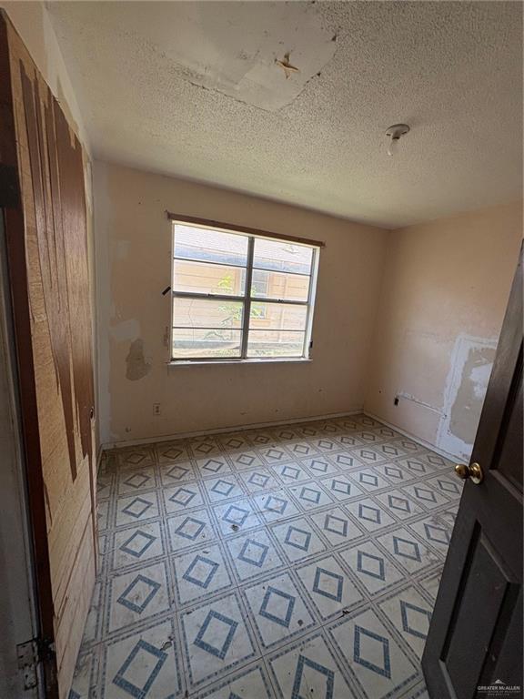 Photo 5 of 712 Llano Grande Street