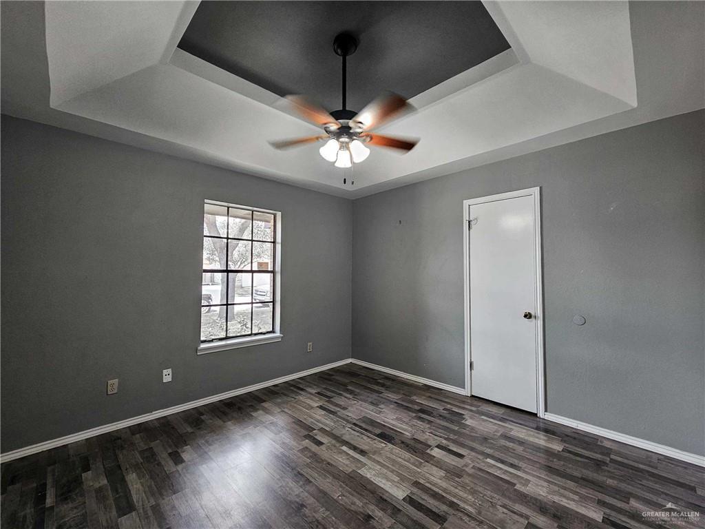 Photo 16 of 2208 Robin Avenue