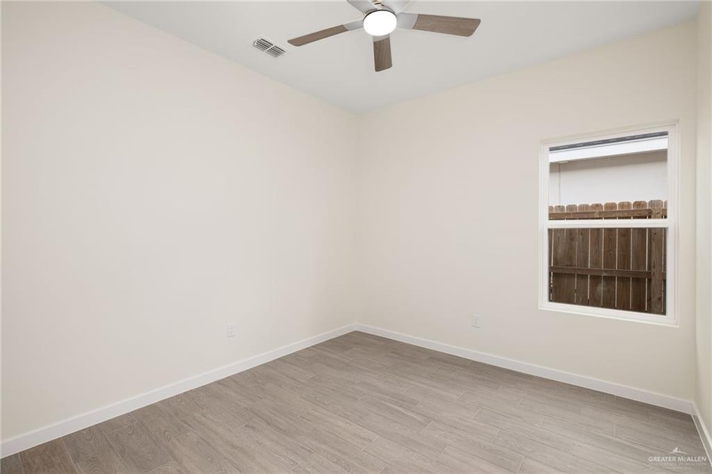 Photo 10 of 608 Emerald Avenue