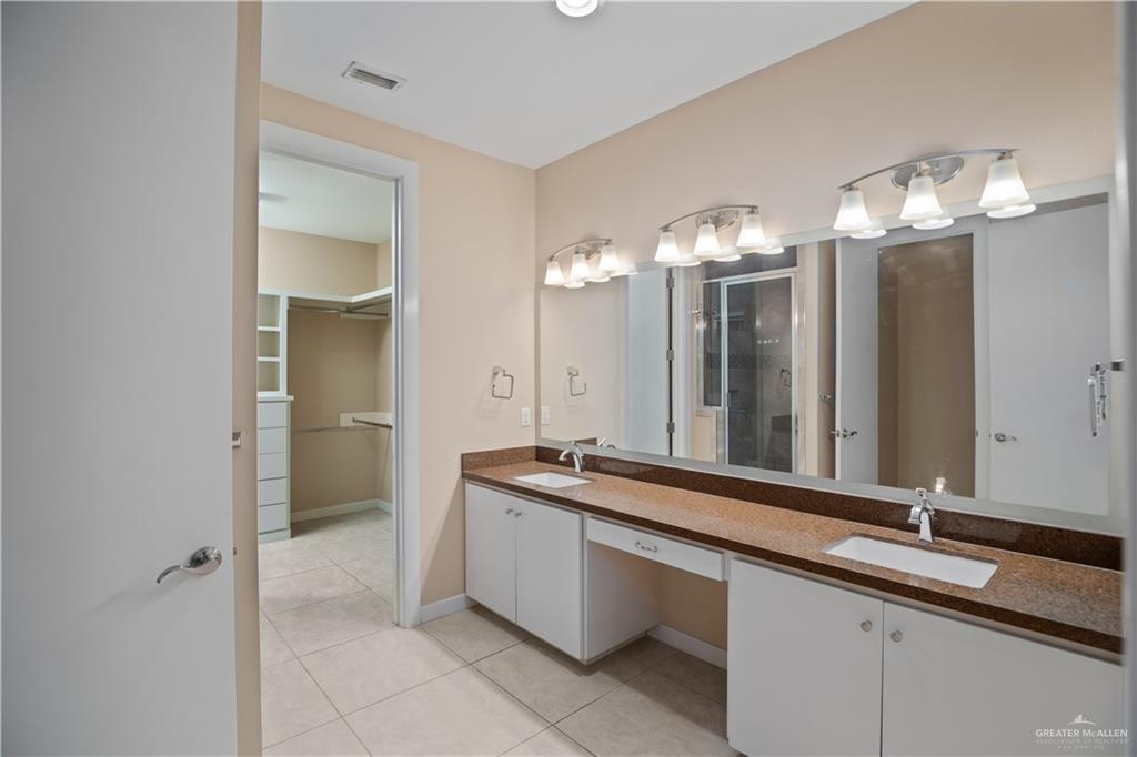 Photo 9 of 1405 Ozark Avenue