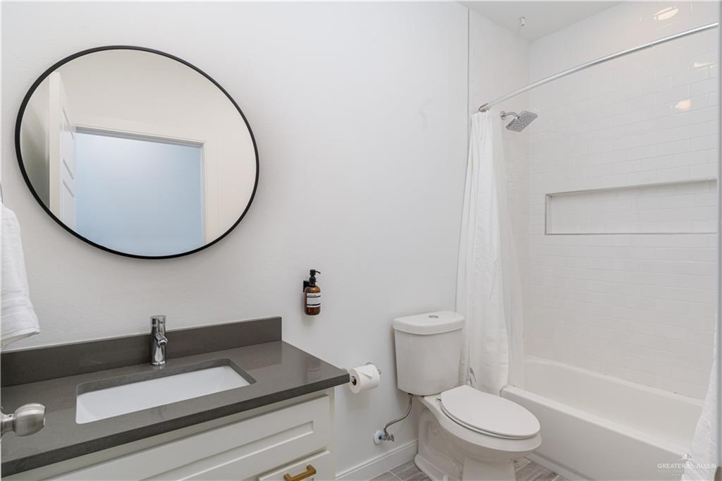 Photo 9 of 821 Galveston Avenue
