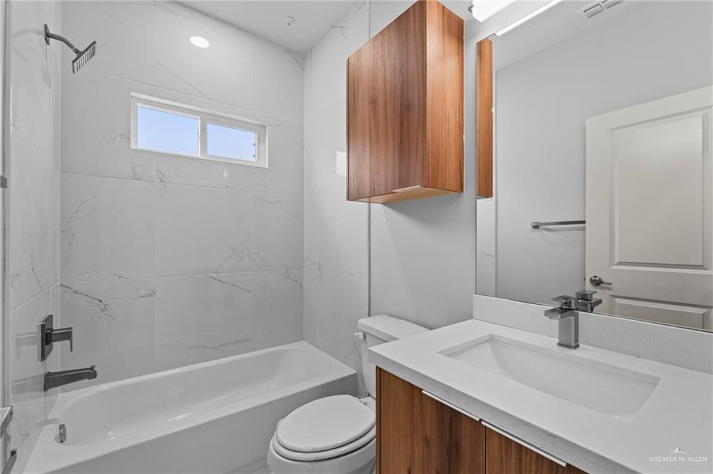 Photo 11 of 719 Coves Lane #1