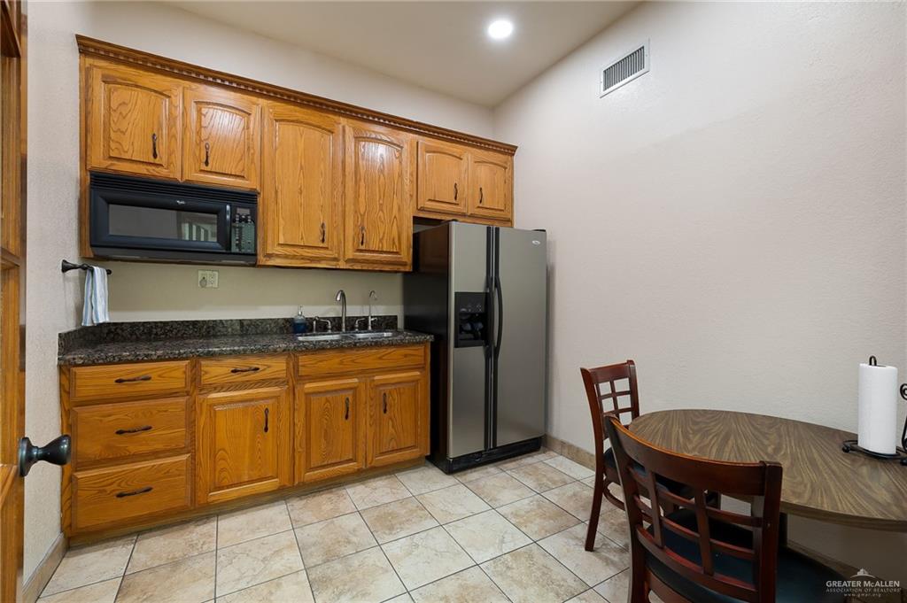 Photo 8 of 208 Nolana Avenue #C
