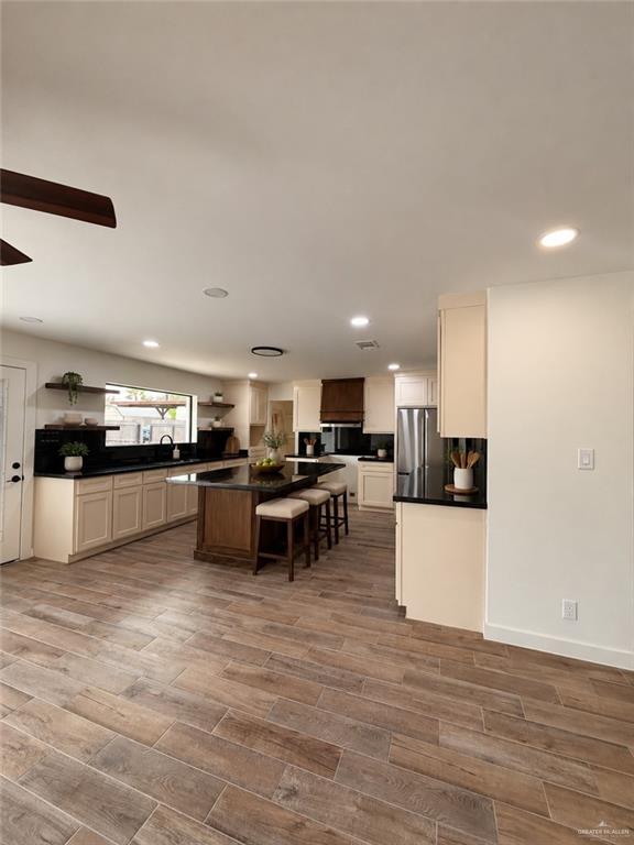Photo 5 of 425 Tanglewood Drive