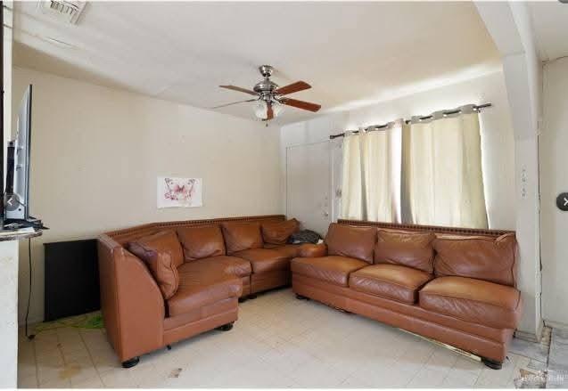 Photo 3 of 3000 Gumwood Avenue