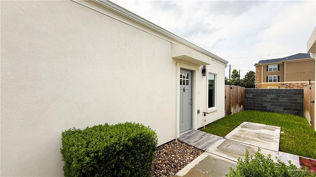 Photo 6 of 1201 Iris Avenue
