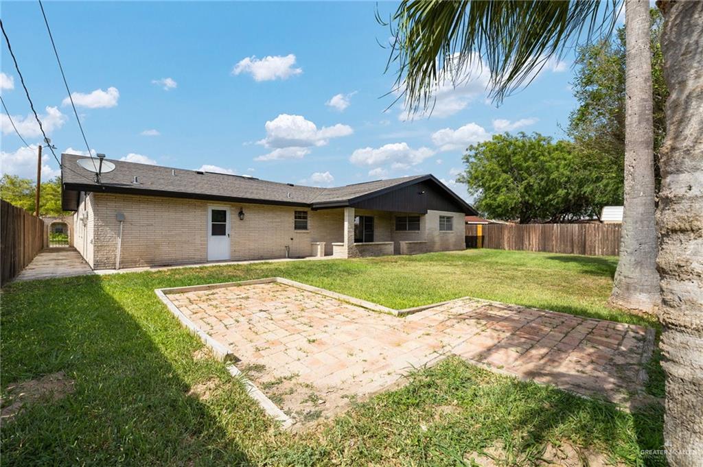 Photo 16 of 2409 Camellia Avenue