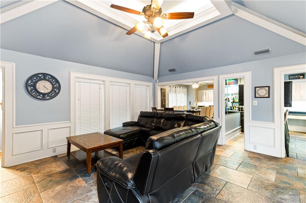 Photo 11 of 600 Wisteria Avenue