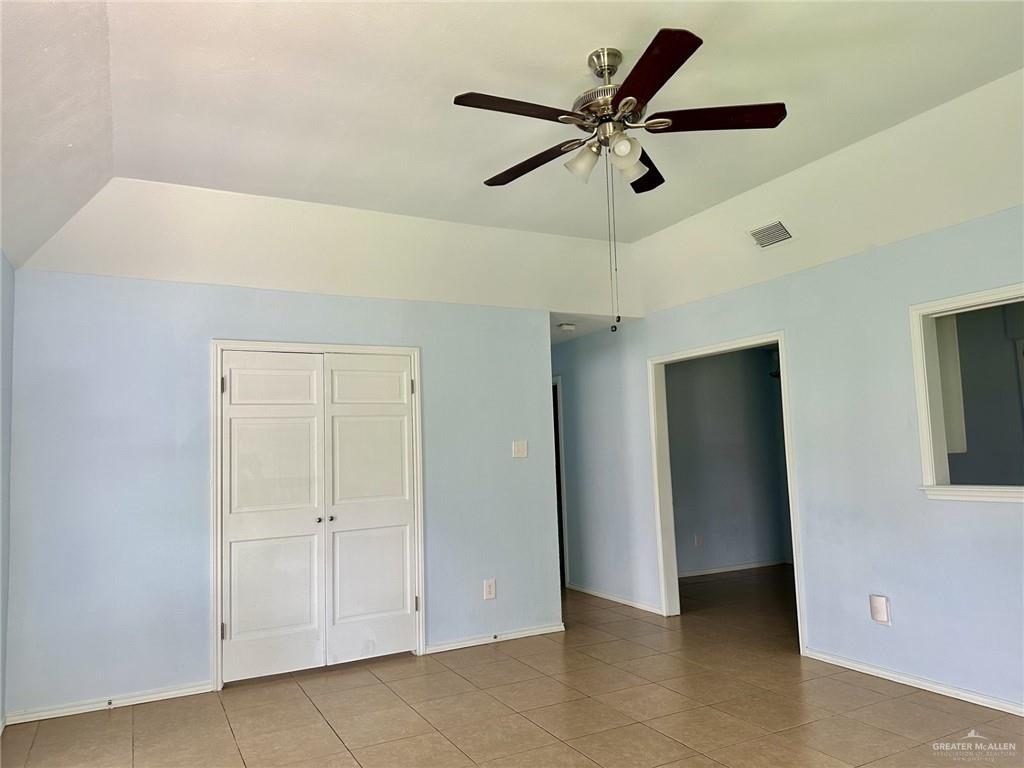 Photo 9 of 700 Iris Avenue