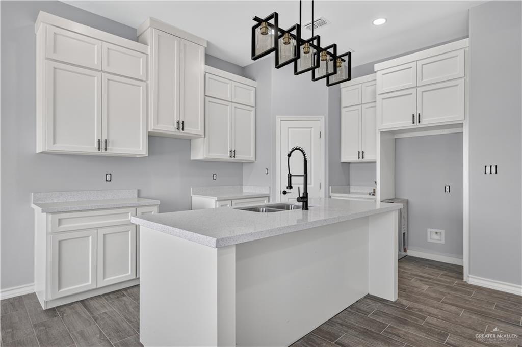 Photo 6 of 1820 Yellowwood Street
