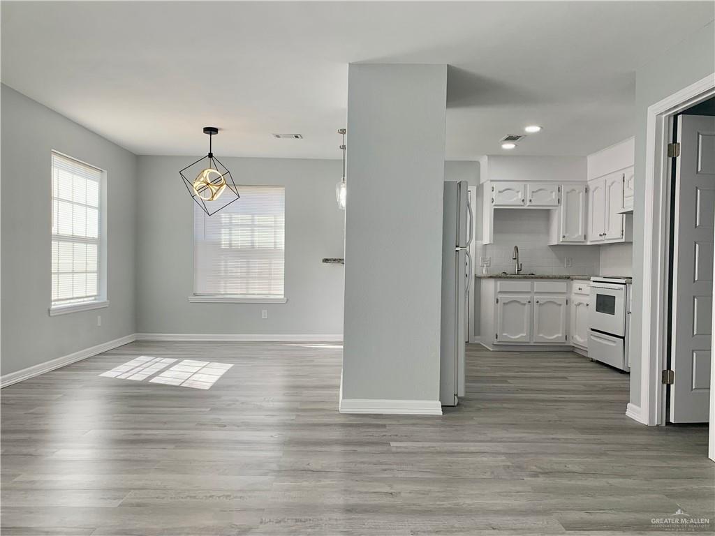 Photo 2 of 1805 Jason Avenue #8