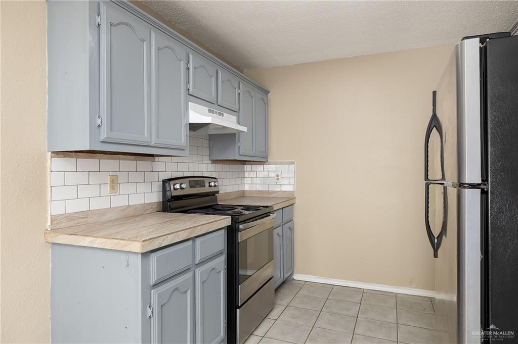 Photo 5 of 825 1st Street