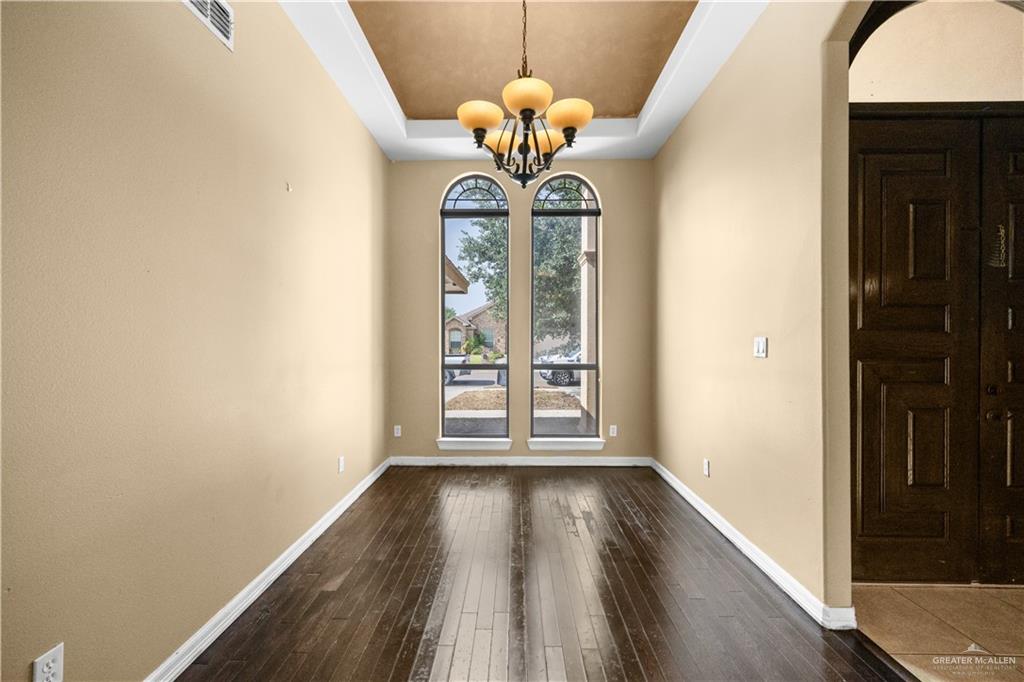 Photo 6 of 4805 La Vista Avenue