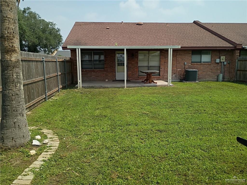 Photo 4 of 2104 Lemon Tree Court