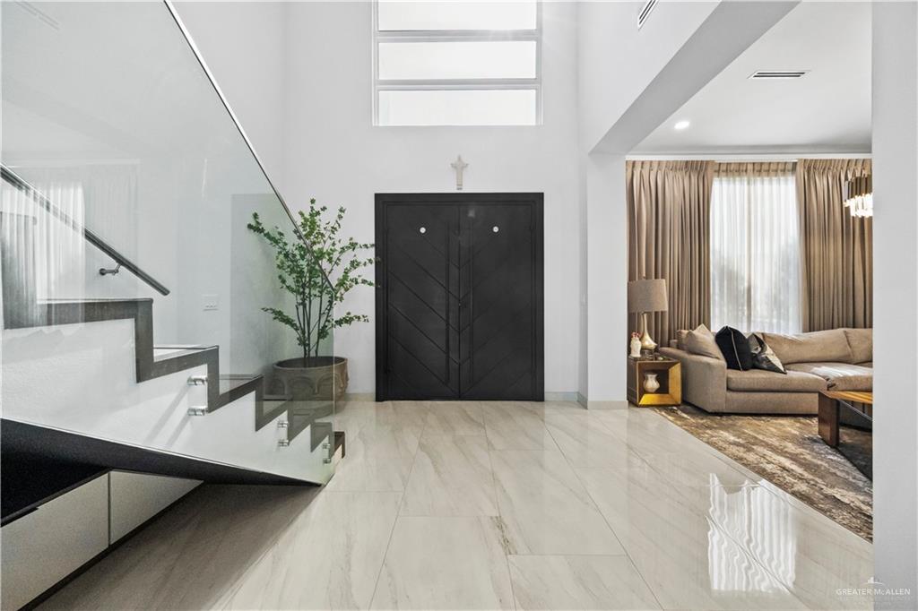 Photo 3 of 200 Grovewood Avenue