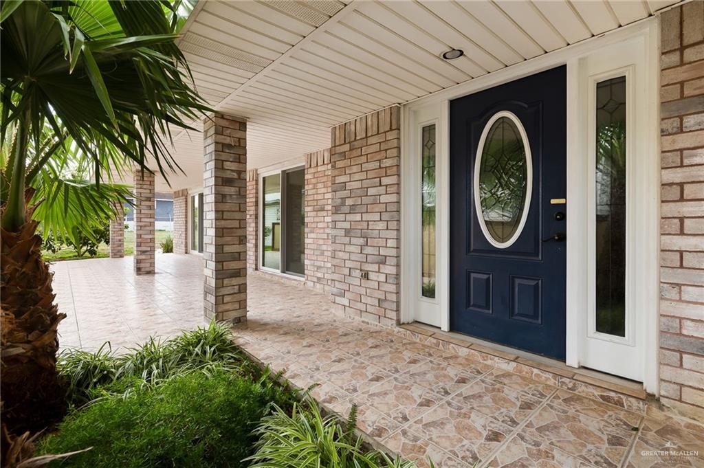 Photo 3 of 1038 El Paseo Drive