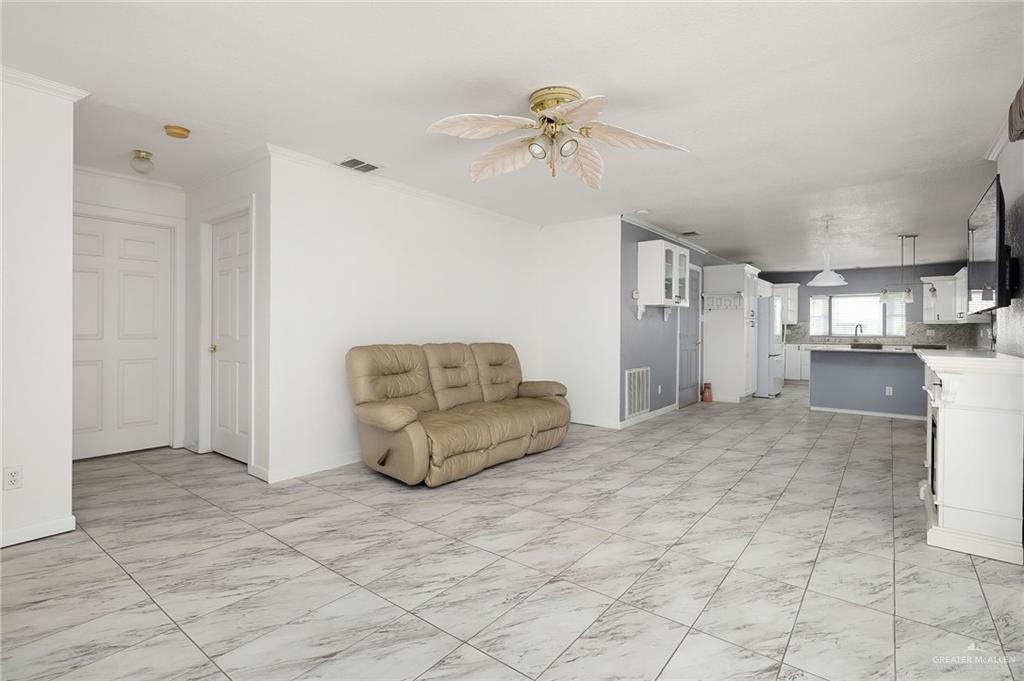 Photo 5 of 1038 El Paseo Drive