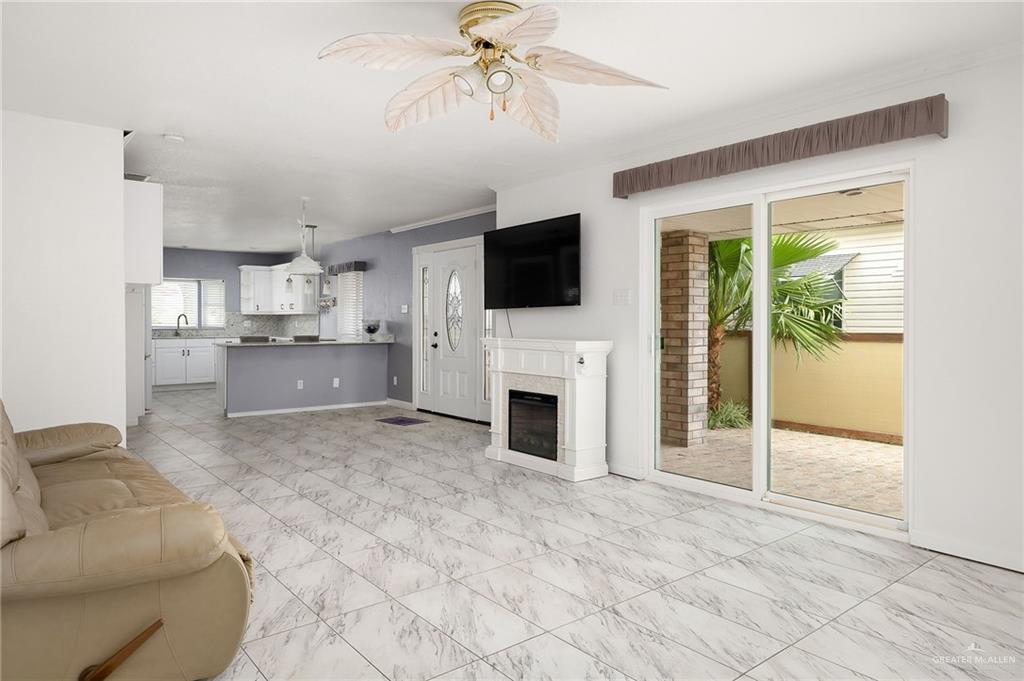 Photo 6 of 1038 El Paseo Drive