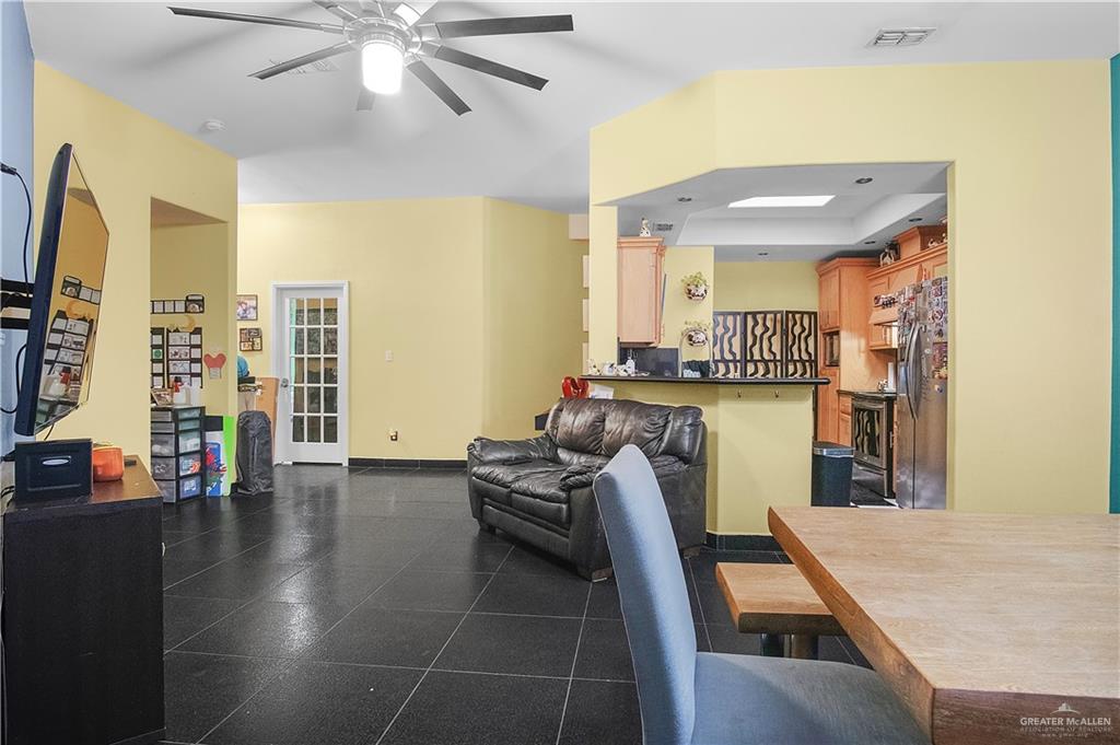 Photo 7 of 2416 Hibiscus Street