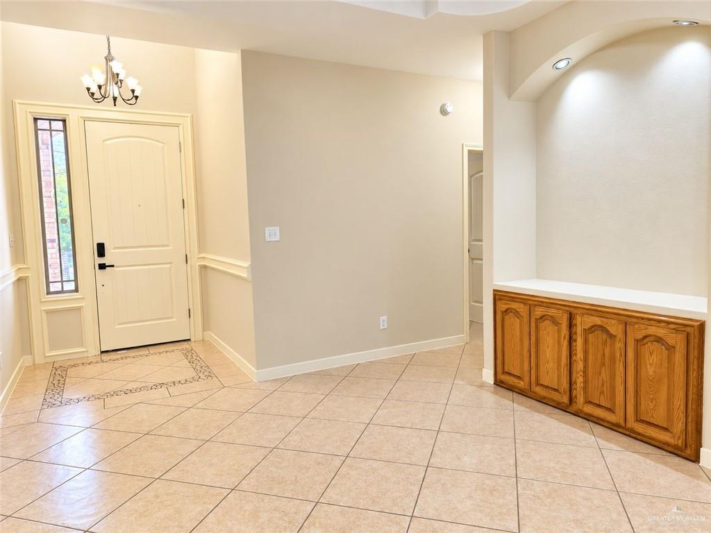 Photo 10 of 690 Bowie Street