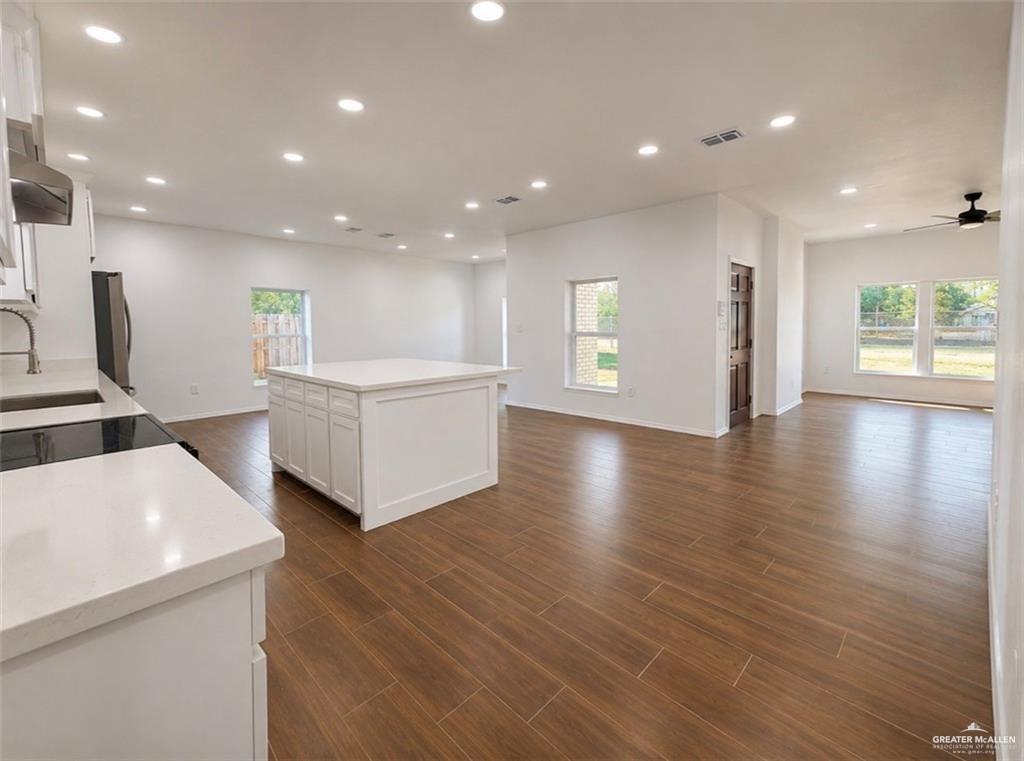 Photo 4 of 503 Bowie Avenue