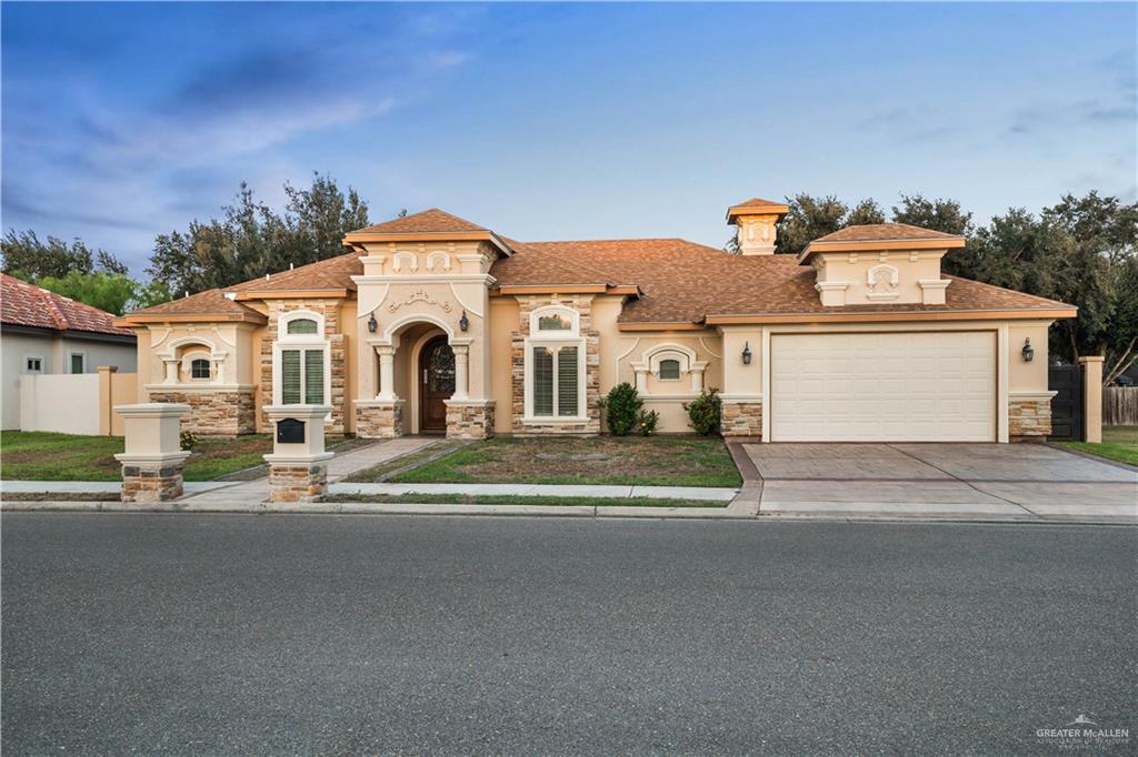 Photo 2 of 2820 Cuarzo Street
