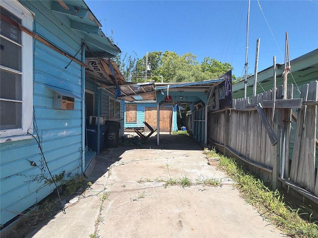 Photo 4 of 430 Canterbury Drive