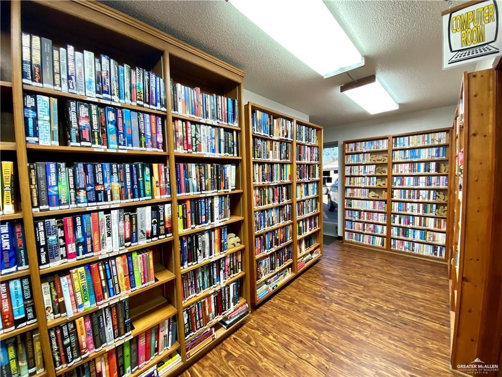 Photo 22 of 2420 Bobolink Circle