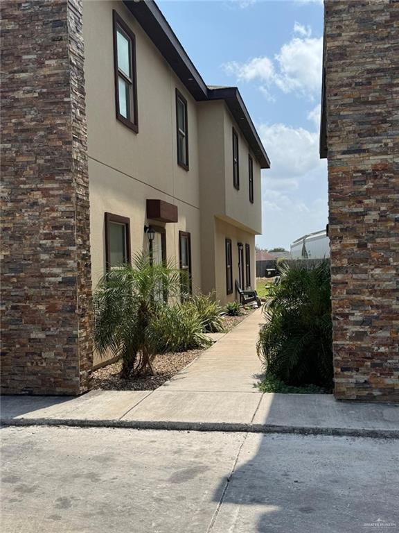 Photo 2 of 1203 White Oak Drive